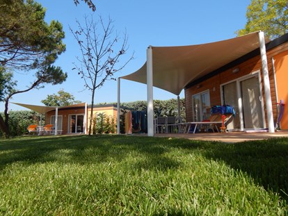 Luxuscamping - Klimaanlage - Caorle - Centro Vacanze Pra`delle Torri Lodge Openspace B auf Centro Vacanze Pra`delle Torri